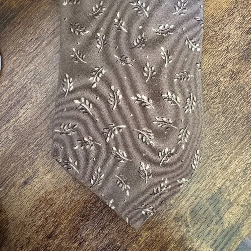 Barneys New York Men's Necktie Made in Italy 100% Silk Tie Party Office